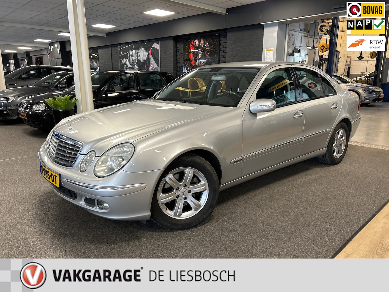 Mercedes-Benz E-klasse - 240 Classic 240 Classic,netjes onderhouden,in super staat - AutoWereld.nl