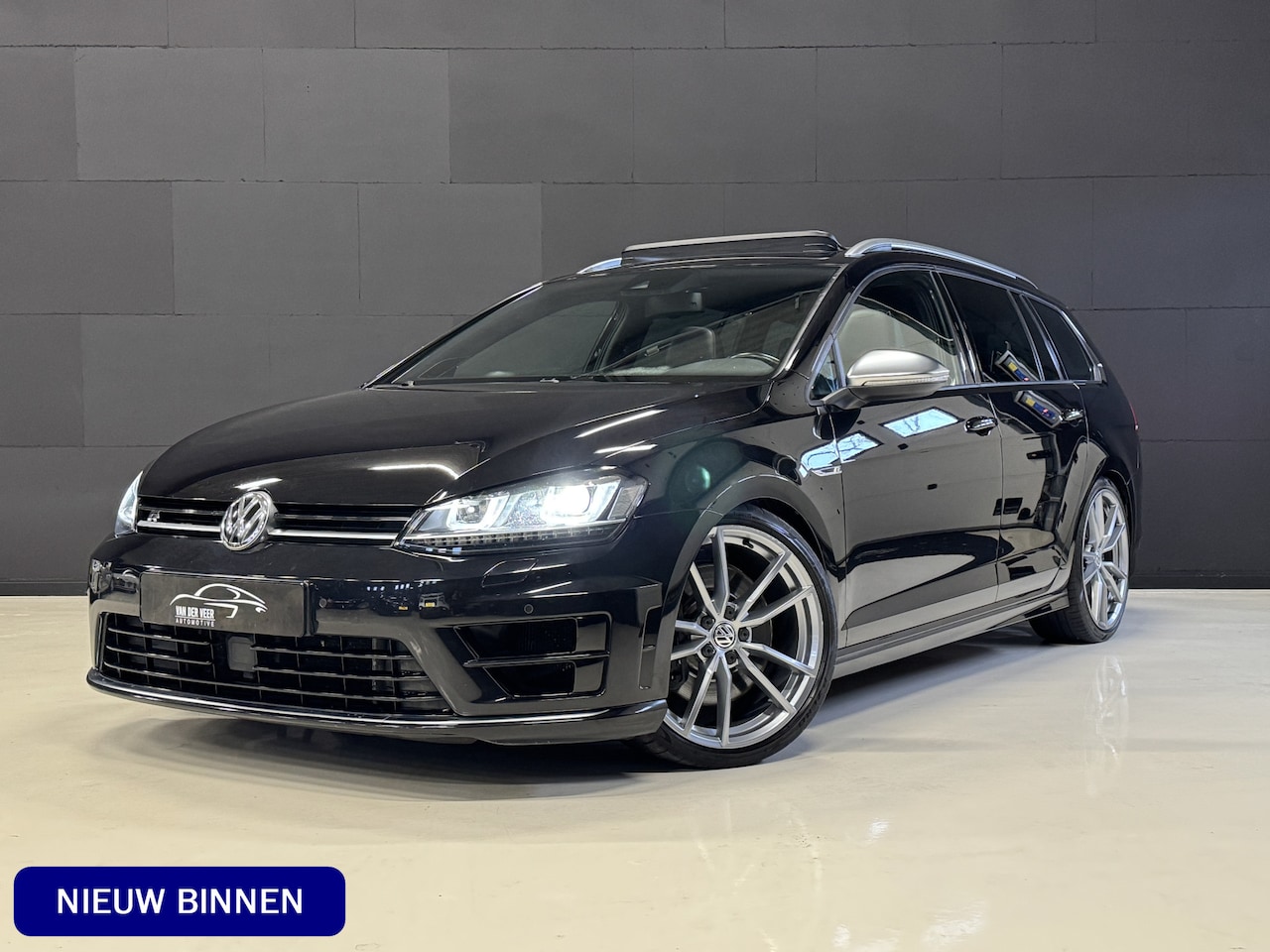 Volkswagen Golf Variant - 2.0 TSI R 300PK Automaat | Panoramadak | Leder | Adaptive cruise | Dynaudio | Stoelverwarm - AutoWereld.nl