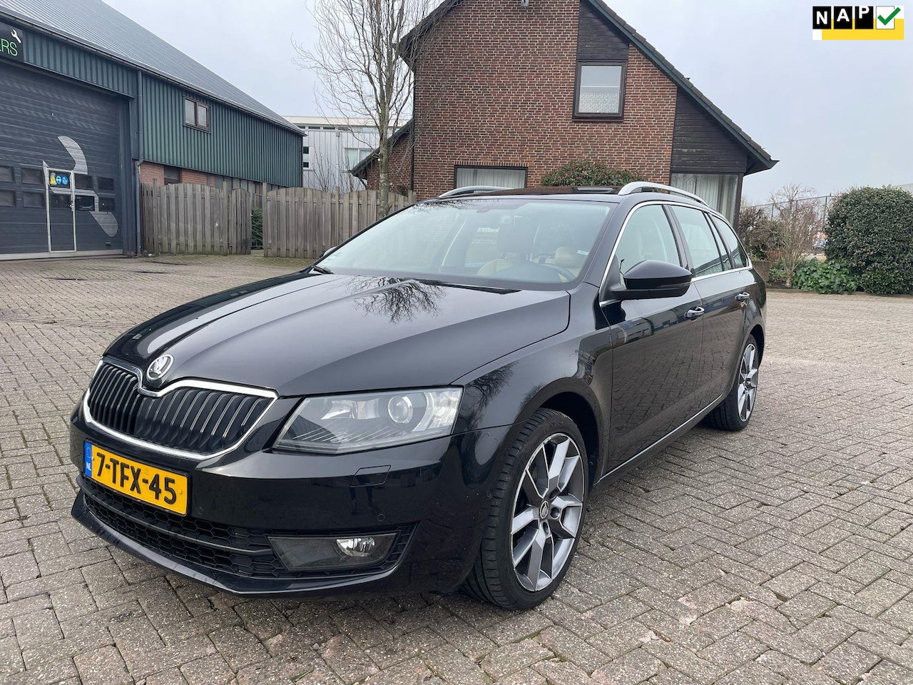 Skoda Octavia Combi - 1.4 TSI Greentech Elegance Businessline 1.4 TSI Greentech Elegance Businessline Lees text - AutoWereld.nl