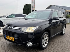 Mitsubishi Outlander - 2.0 Benzine 7-Persoons Schuifdak Trekhaak Leer 2013