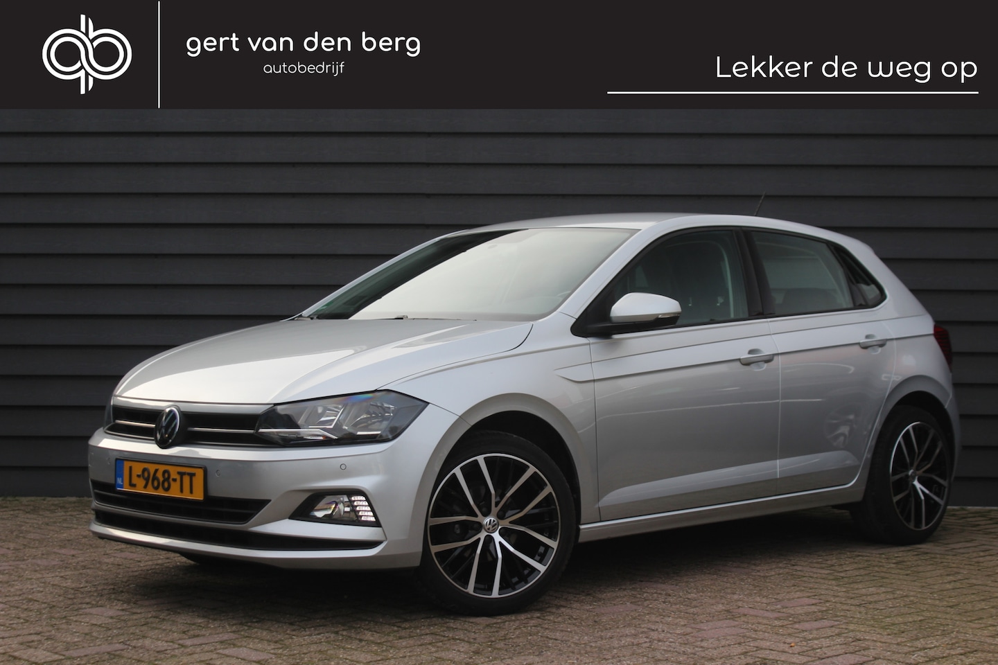 Volkswagen Polo - 1.0 TSI Comfortline - AIRCO - CRUISE - NAVIGATIE - CARPLAY - PDC V+A - - AutoWereld.nl