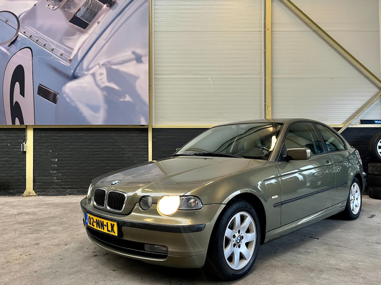 BMW 3-serie Compact - 318ti Executive Automaat | Compleet Indivual uitgevoerd! | Uniek | - AutoWereld.nl