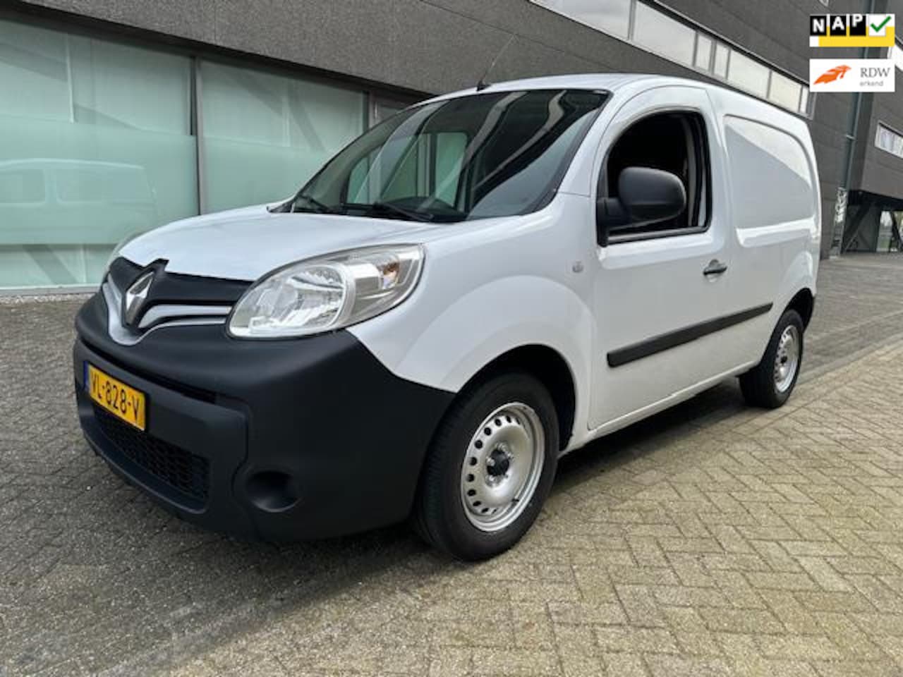 Renault Kangoo Express - 1.5 dCi 90 Black Ed MARGE AIRCO BJ 2-2015 APK 2-2026 - AutoWereld.nl