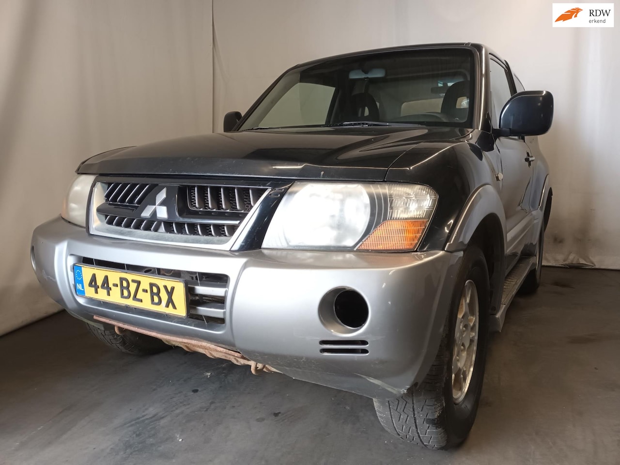 Mitsubishi Pajero - 3.2 Di-D Instyle Panel Van - Airco - Trekhaak - Export - AutoWereld.nl