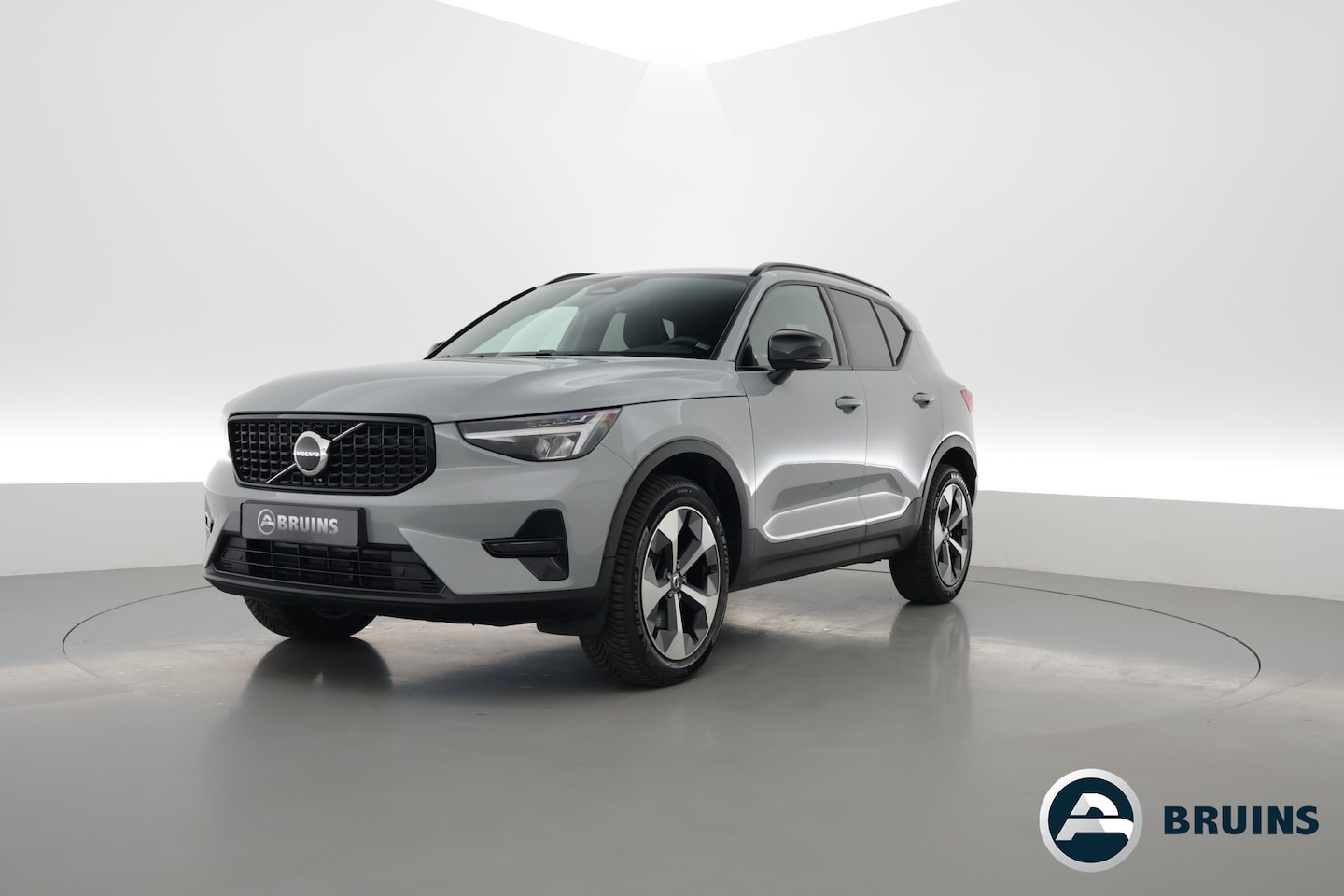 Volvo XC40 - 2.0 B3 Plus Dark | Navi | Camera | Standkachel | Bliss | Pilot Assist - AutoWereld.nl