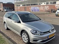 Volkswagen Golf Variant - 1.4 TSI Highline Digital Cockpit I Afneembare trekhaak I Winterwielen op 17" lichtmetalen  velgen