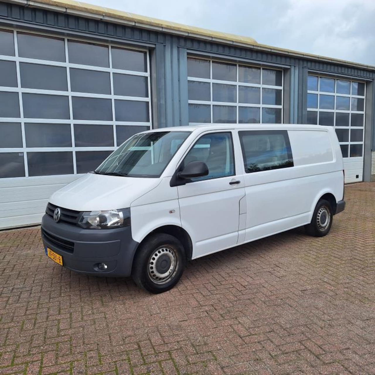 Volkswagen Transporter - 2.0 TDI L2H1 Baseline DC Budgetline 2.0 TDI L2H1 Baseline DC Budgetline - AutoWereld.nl