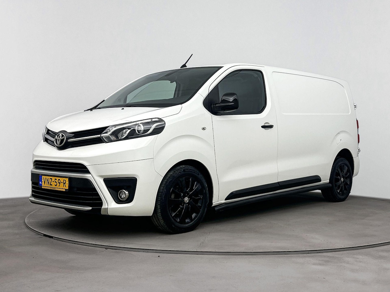 Toyota ProAce Worker - 2.0 D-4D Black Line | Trekhaak | Automaat - AutoWereld.nl