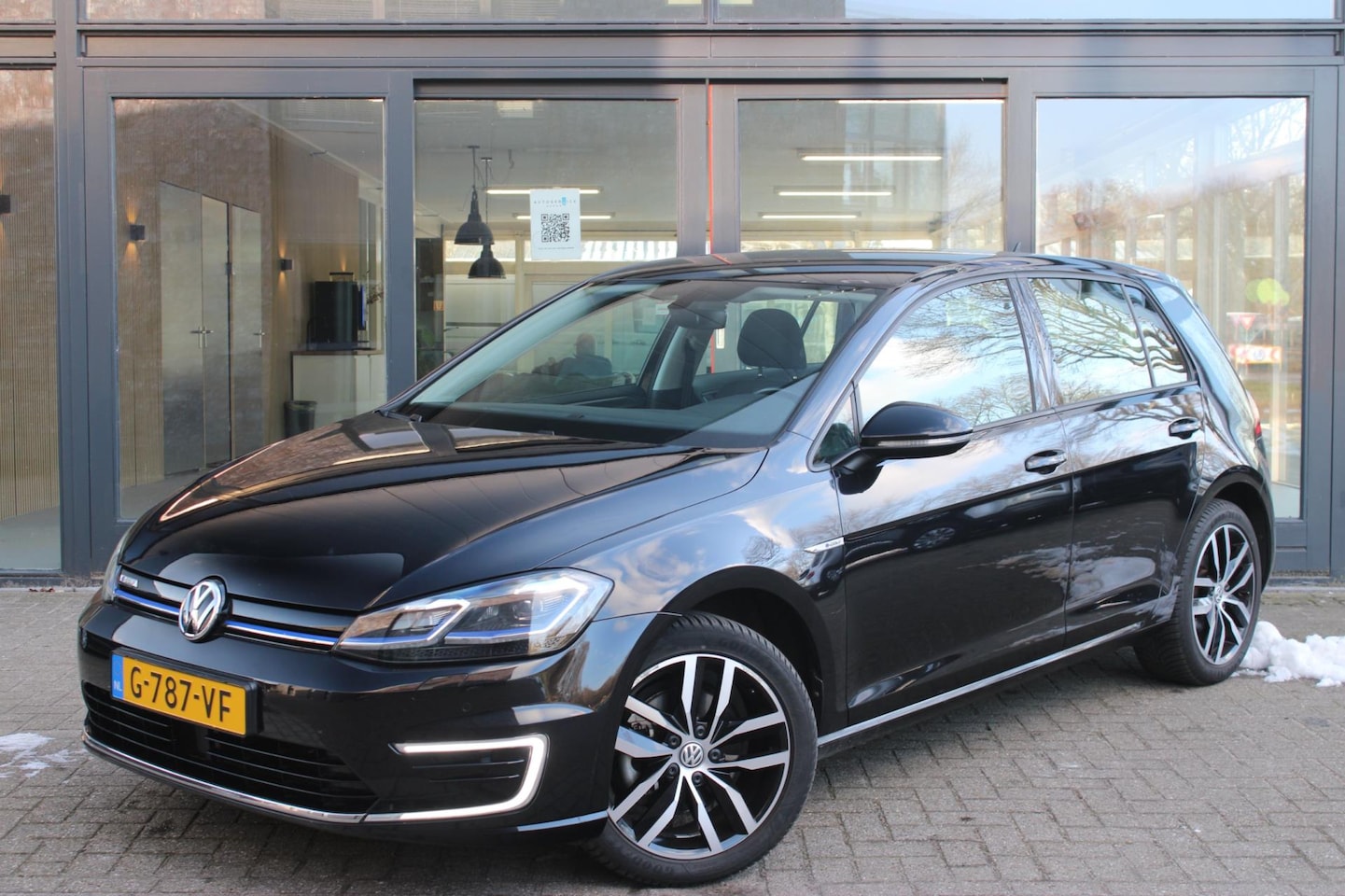 Volkswagen e-Golf - E-DITION | Keyless | Adaptive Cruise | Stoelverwarming | Warmtepomp | Camera | Telefoonvoo - AutoWereld.nl