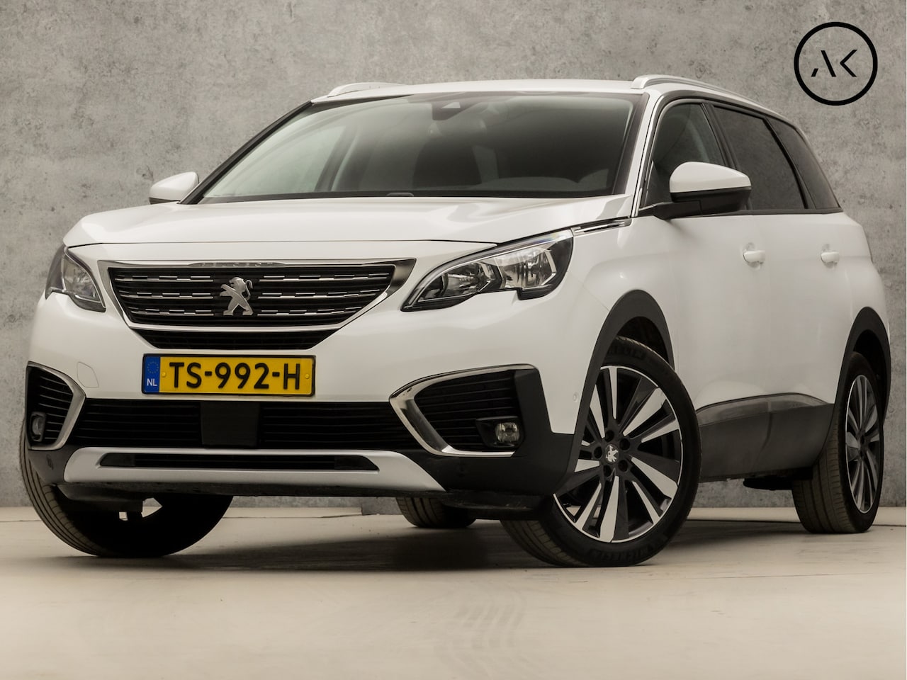 Peugeot 5008 - 1.2 PureTech Sport 7 Persoons (APPLE CARPLAY, GROOT NAVI, LEDEREN SPORTSTOELEN, GETINT GLA - AutoWereld.nl