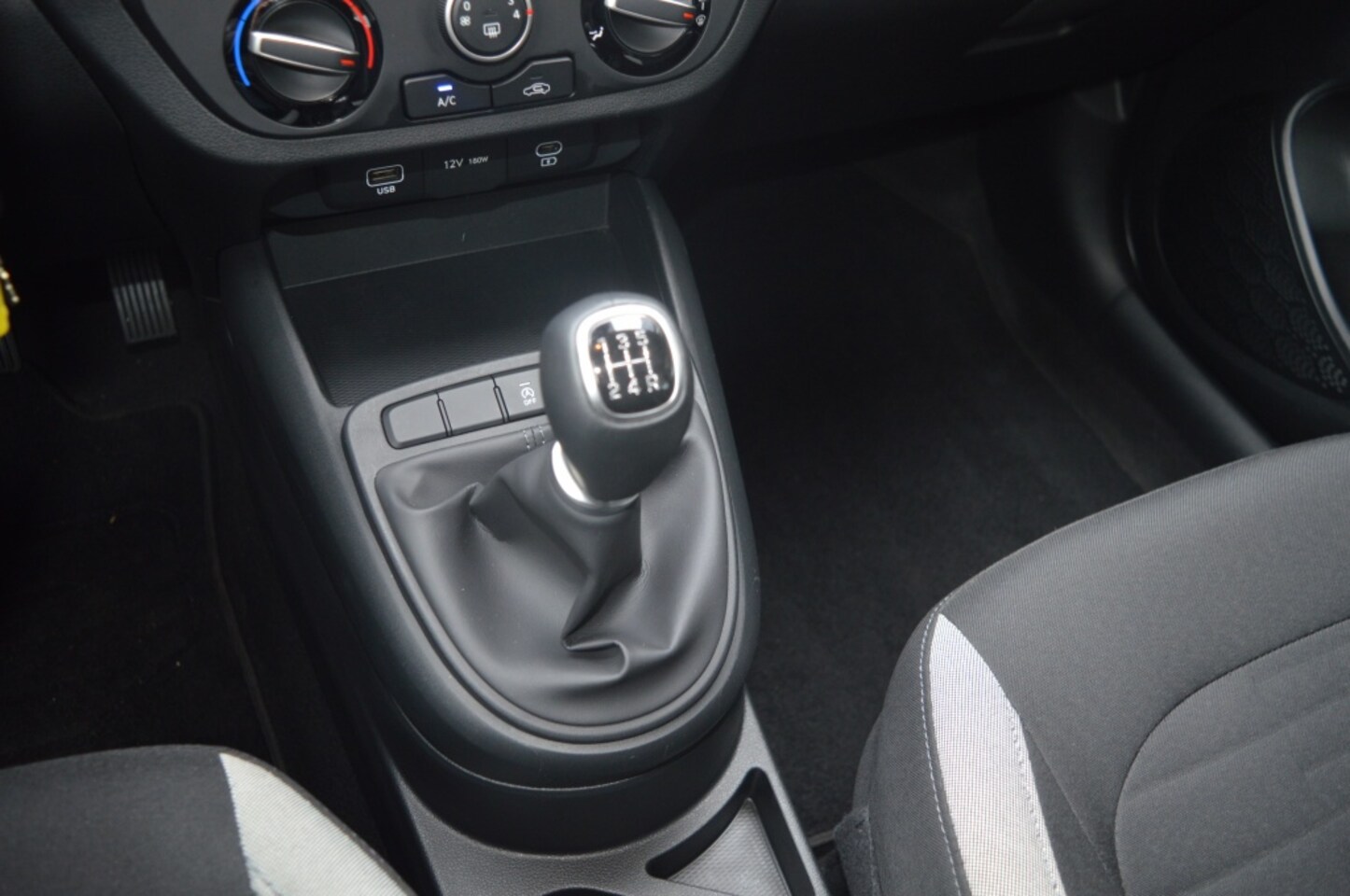 Hyundai i10 - 1.0 Comfort Carplay Cruise NL-auto 04-2024