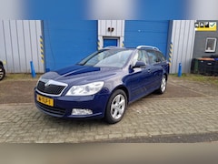 Skoda Octavia Combi - 1.4 TSI Greentech Elegance Business Line. Nieuwe Apk