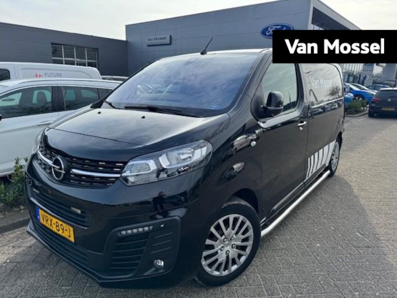 Opel Vivaro - 2.0 CDTI L2H1 Innovation | 145pk | Automaat | Climate Control | Cruise Control | Trekhaak - AutoWereld.nl