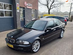 BMW 3-serie - 323i 6 cilinder, 4-deurs