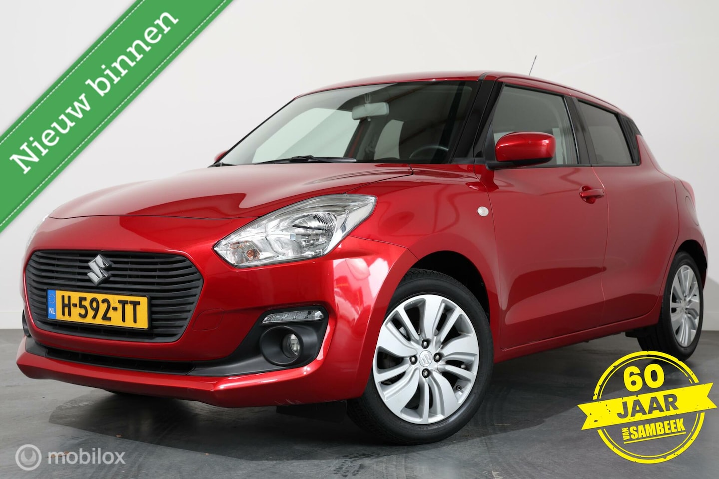 Suzuki Swift - 1.2 CARPLAY-NAVI-CAMERA-TREKHAAK - AutoWereld.nl