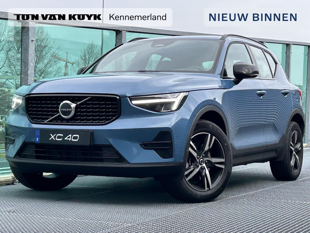 Volvo XC40 - 2.0 B4 Plus Dark Automaat, Mild hybrid, Panoramadak, R-design wielen, Stoelverwarming, Stu - AutoWereld.nl