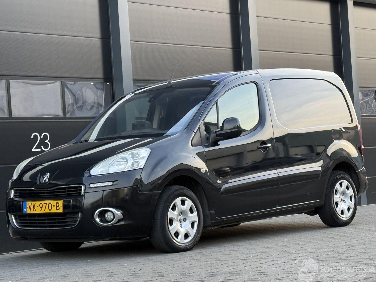 Peugeot Partner - 1.6 HDI Navi Airco - AutoWereld.nl