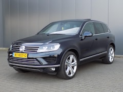 Volkswagen Touareg - 3.0 TDI R-line Leer Navi