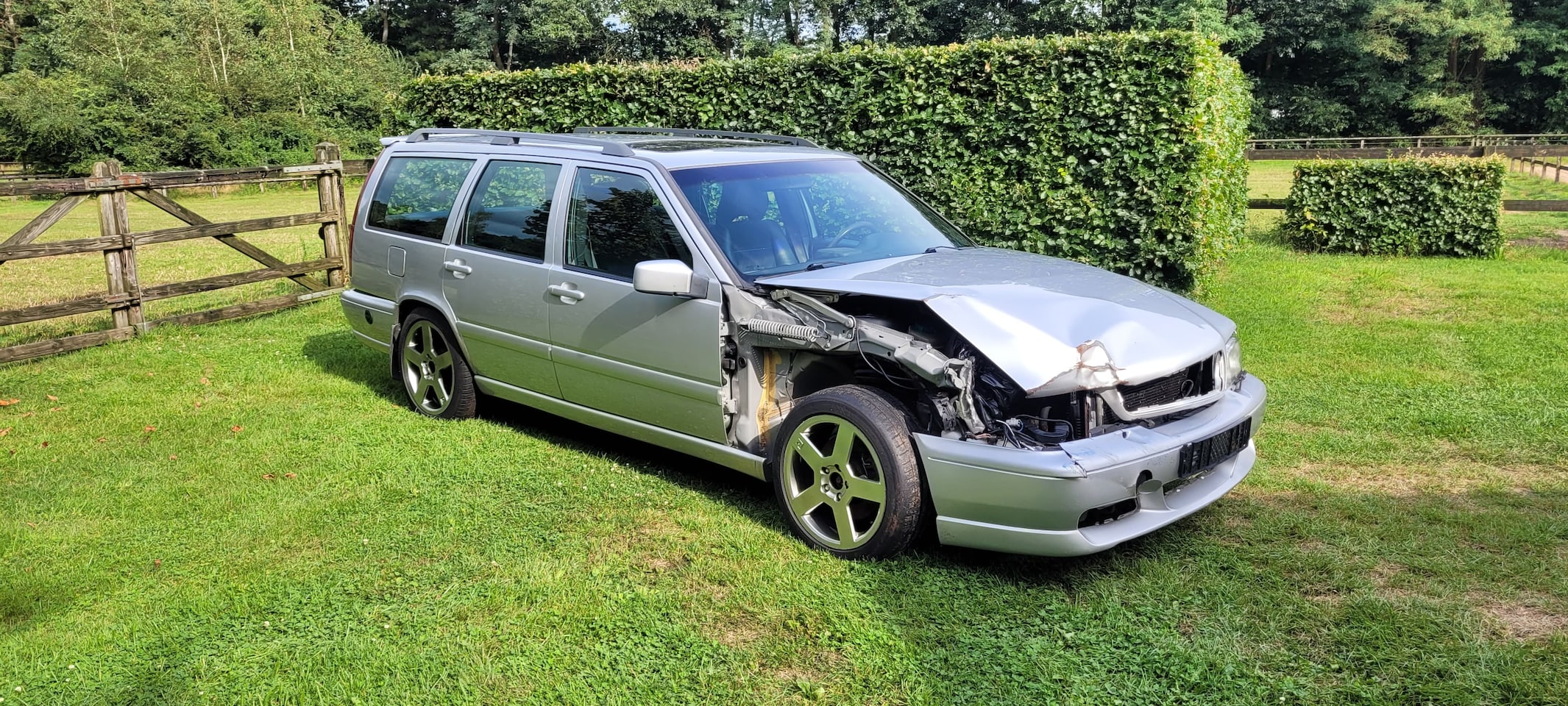 Volvo V70 - 2.3 R AWD LPG /  Schade-auto / Projekt voor de liefhebber - AutoWereld.nl