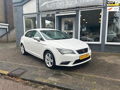 Seat Leon SC - 1.2 TSI Style Business/ AUTOMAAT/ CRUISE/ CLIMA/ PDC/ BLUETOOTH/ 17 INCH/ XENON