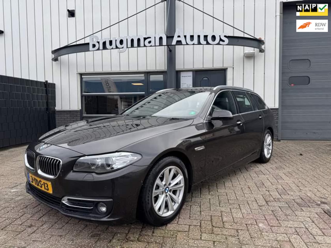 BMW 5-serie Touring - 528i High Luxury Edition 528i High Luxury Edition - AutoWereld.nl