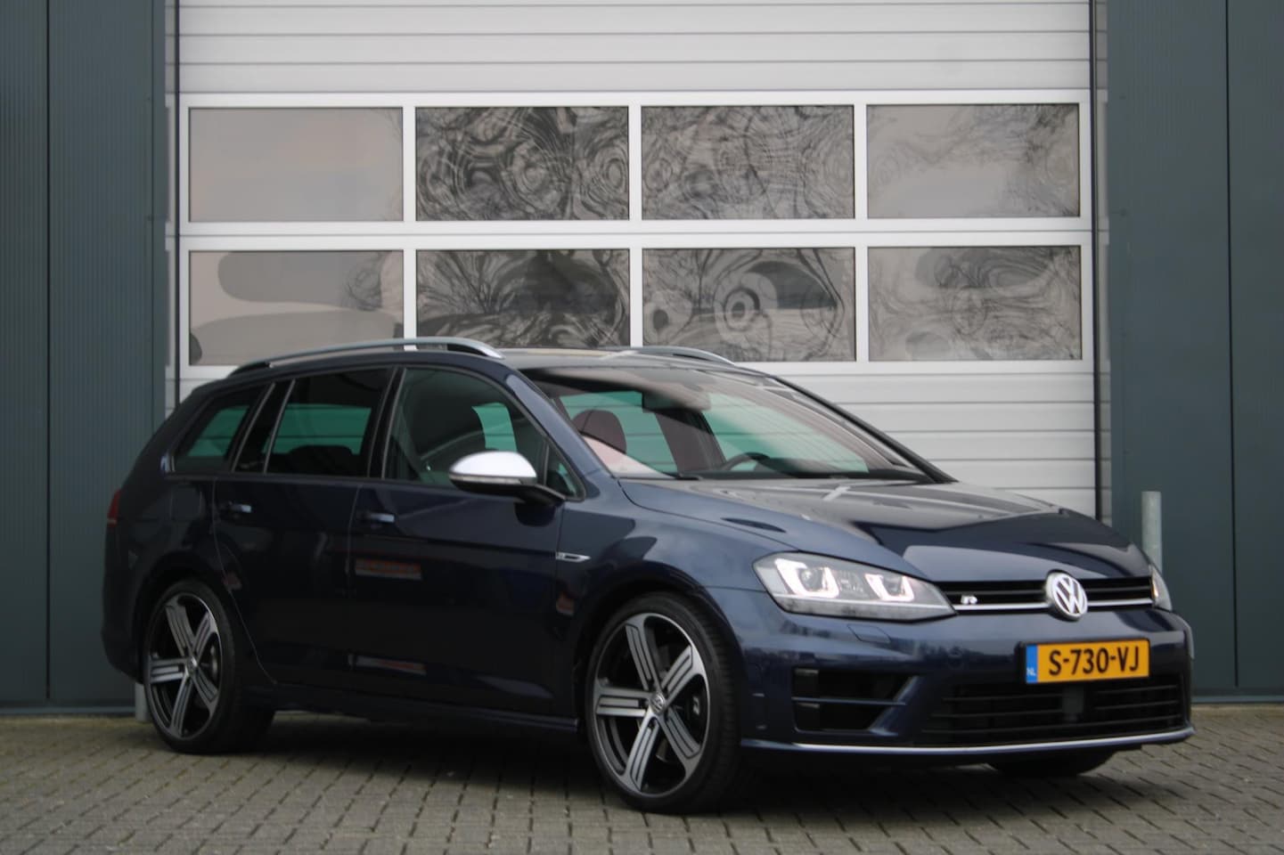 Volkswagen Golf Variant - 2.0 TSI R 4Motion 301pk DSG Clima/Cruise/Xenon/PDC/AppleCarplay/AndroidAuto/Stoelverwarmin - AutoWereld.nl