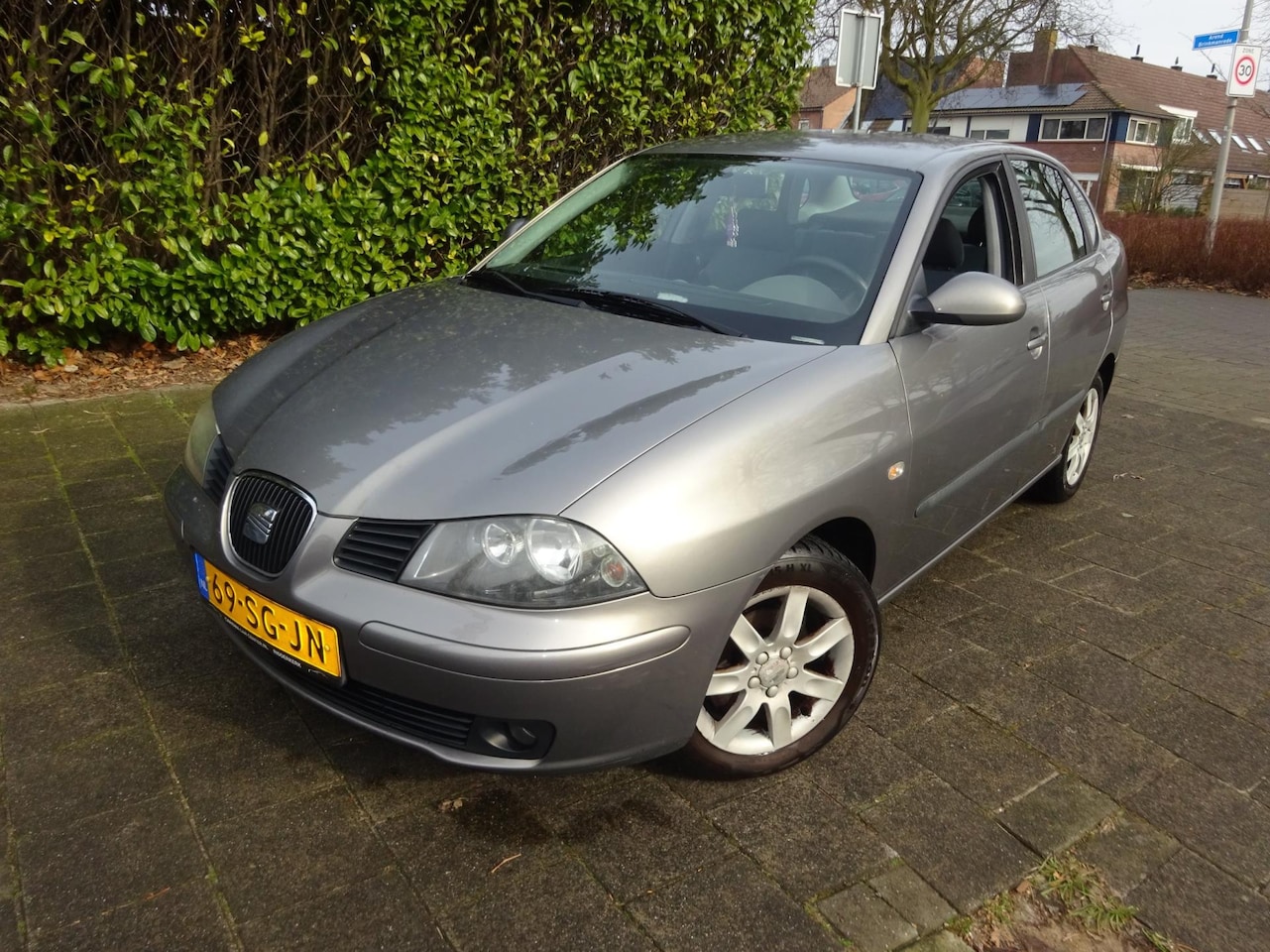 Seat Cordoba - MET JAAR APK 1.4-16V Signo - AutoWereld.nl