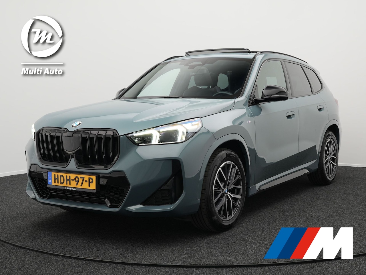 BMW X1 - sDrive20i M-Sport | Panodak | Trekhaak af Fabriek | Camera | Carplay | Led | Alcantara Spo - AutoWereld.nl