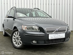 Volvo V50 - 2.4 Momentum | 140pk | Clima | Cruise | Youngtimer | Volledige Historie |