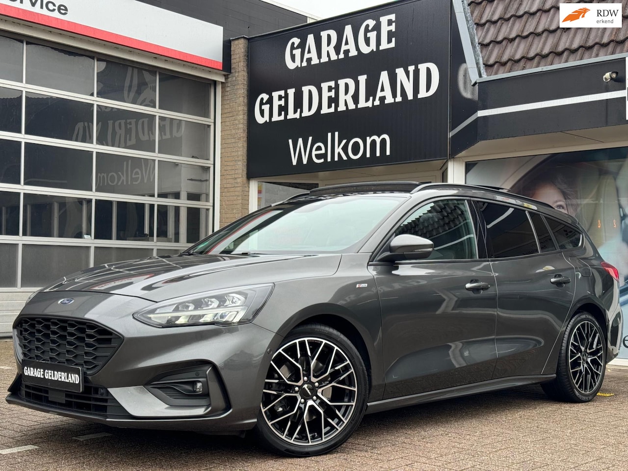 Ford Focus Wagon - 1.5 EcoBoost ST Line | Pano | Bi-Xenon | Full-Led | Android/Apple | Cruise | Climate | Iso - AutoWereld.nl