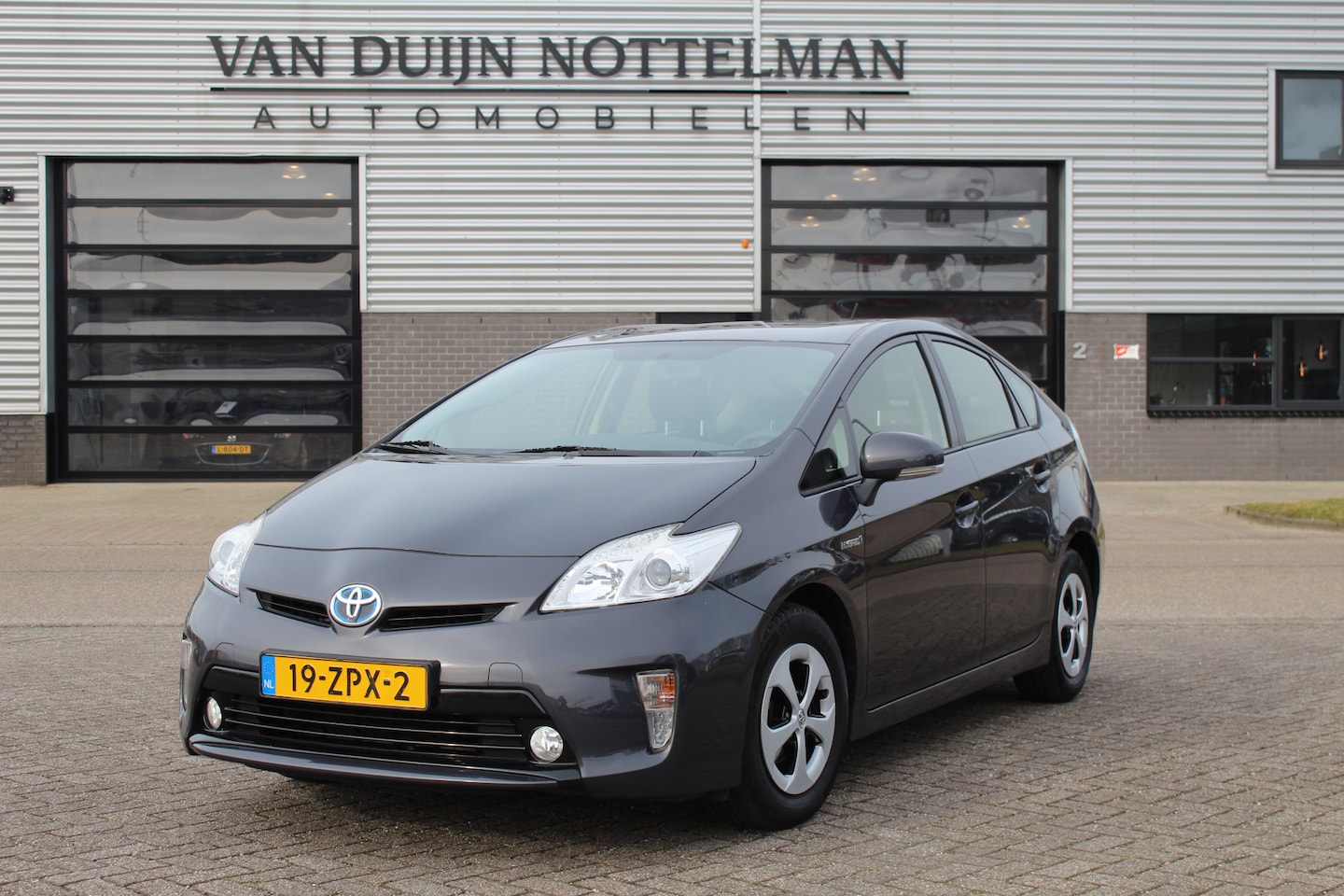 Toyota Prius - 1.8 Comfort / Keyless / HUD / N.A.P. - AutoWereld.nl