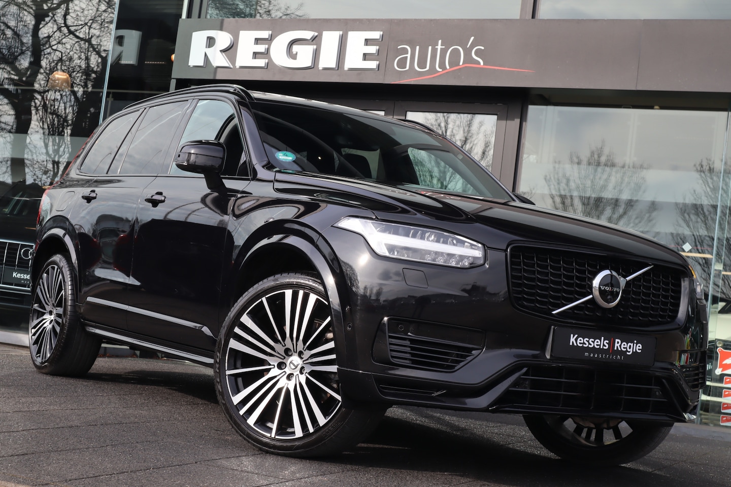 Volvo XC90 - 2.0 T8 Recharge AWD R-Design Black Pano HK 360view Leer - AutoWereld.nl