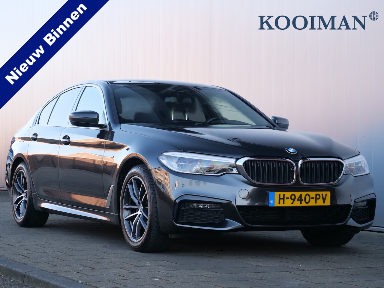 BMW 5-serie - 520i 184pk High Executive Edition M-pakket Automaat Trekhaak / LED / El.Stoelverstelling - AutoWereld.nl