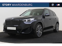 BMW iX1 - xDrive30 High Executive M Sport / Panoramadak / Trekhaak / Sportstoelen / Adaptieve LED /