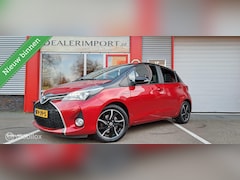 Toyota Yaris - 1.5 Hybrid Dynamic Bi-Tone / FULL OPTIONS / ECC / Navigatie / Parkeersensoren v+a en camer