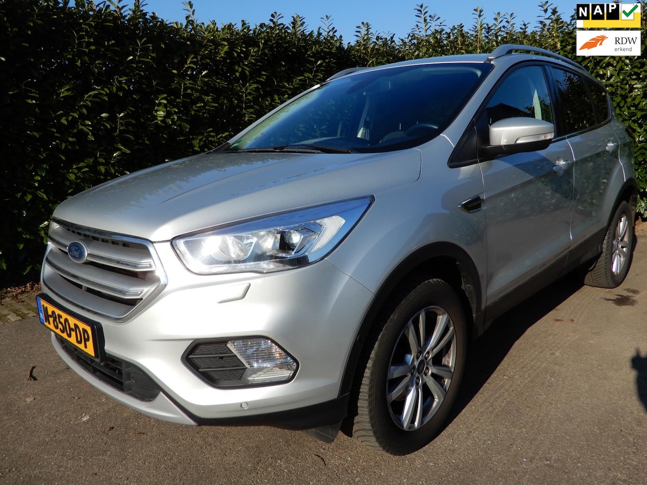 Ford Kuga - 1.5 EcoBoost Titanium met zeer gunstige km-stand. - AutoWereld.nl