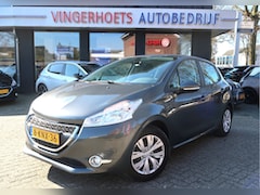 Peugeot 208 - 1.2 VTi Envy 5-deurs Benzine * Navigatie * Bleutooth * Climate & Cruise Control * Trekhaak