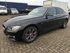 BMW 3-serie - 316i Executive 2014 apk9-25 Clima Navi