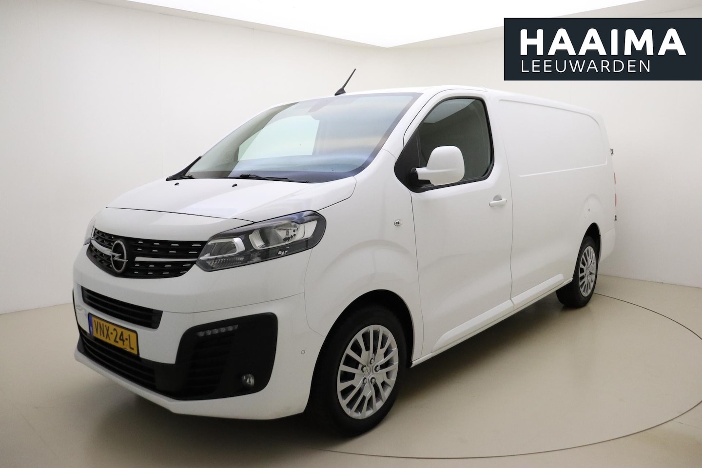 Opel Vivaro - 2.0 CDTI L3H1 Edition | Navigatie via Apple Carplay | Trekhaak | Laadruimtebetimmering | C - AutoWereld.nl