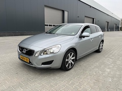 Volvo V60 - 2.4 D6 AWD Plug-In Hybrid Pure Limited