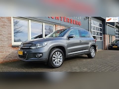 Volkswagen Tiguan - 1.4 TSI Sport&Style Trekhaak Navigatie Airco Cruise Control Nette Auto