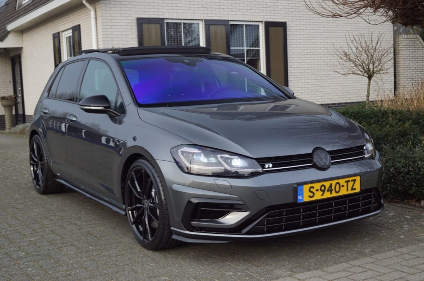 Volkswagen Golf - R Performance 2.0 TSI (300pk) DSG Akra/Leer/Pano/DCC/Dynaudio/VO - AutoWereld.nl