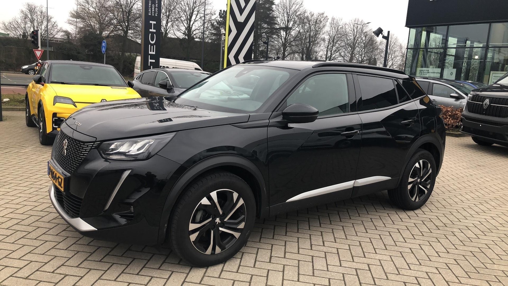 Peugeot 2008 - 130 PK Automaat Allure Pack - AutoWereld.nl