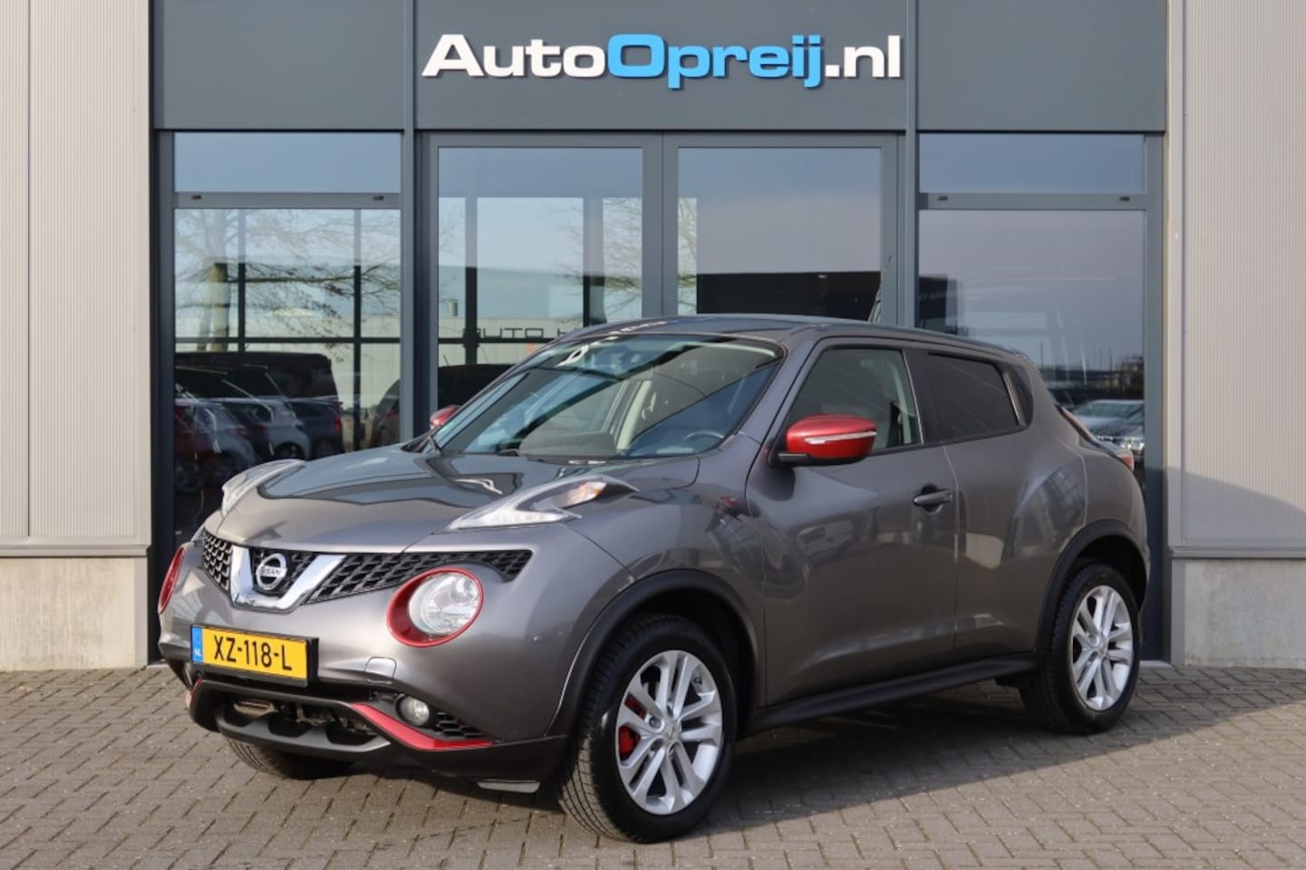 Nissan Juke - 1.6 AUTOMAAT Connect Edition 117pk NAVI, Camera, Trekhaak afnb. - AutoWereld.nl