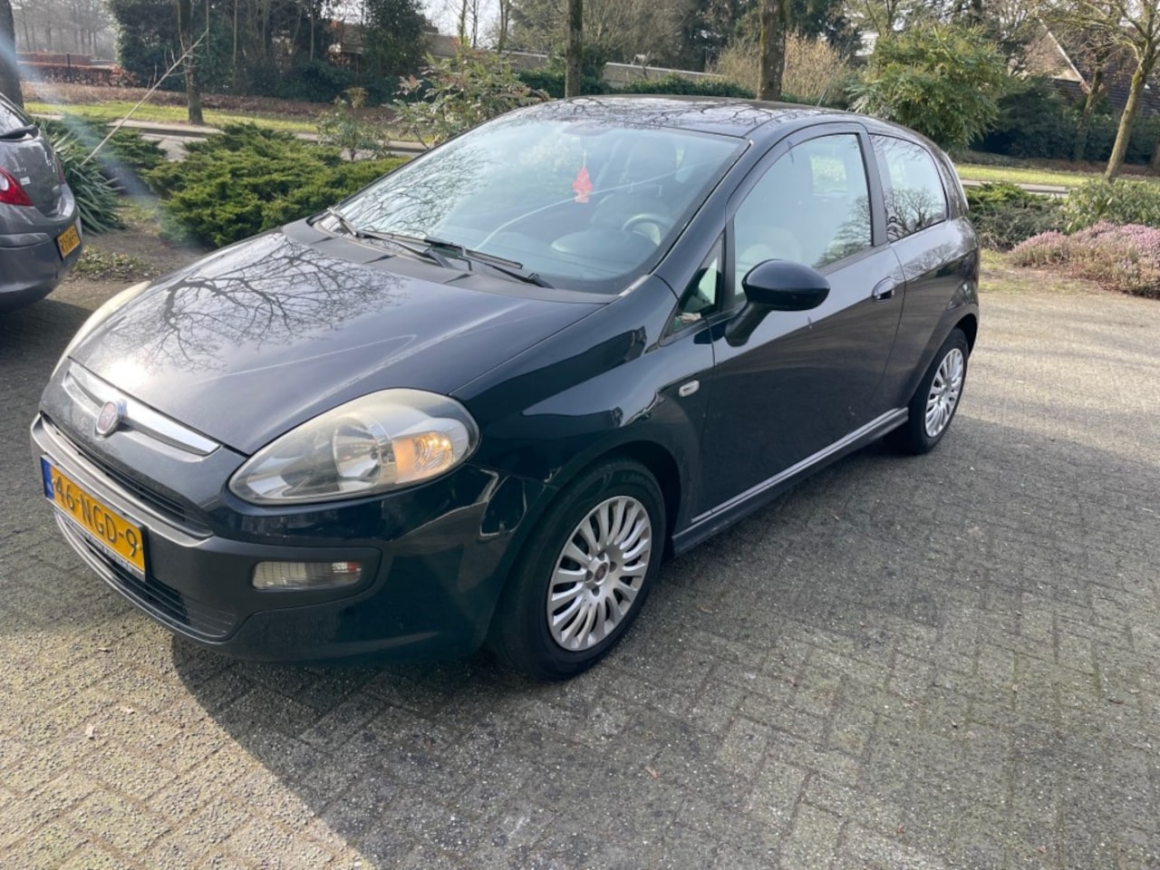 Fiat Punto - 1.3 M-JET TURBO STUK - AIRCO - CRUISE - BLUETOOTH - AutoWereld.nl