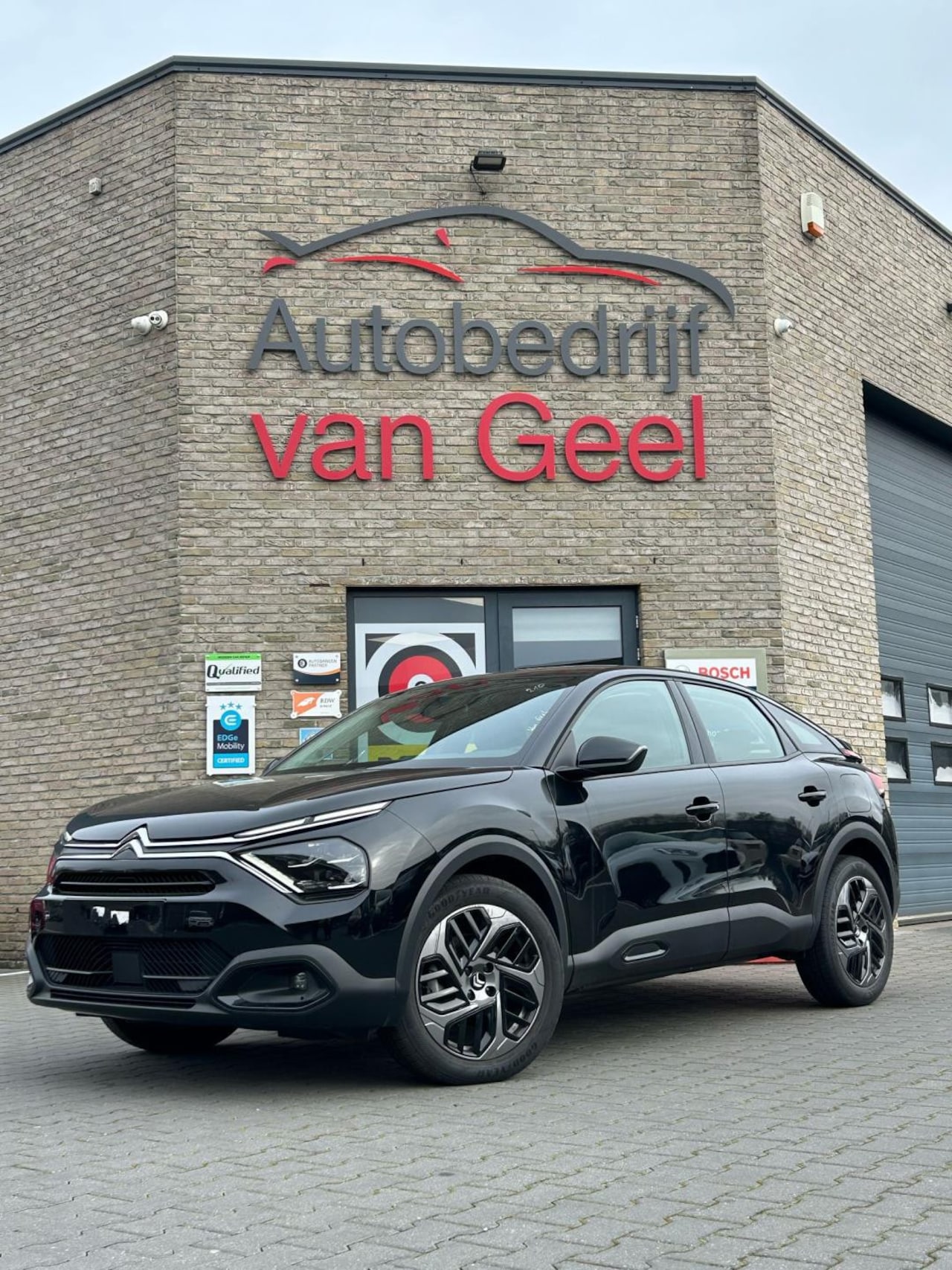 Citroën C4 - 1.2 Puretech 130 You I Automaat I Achteruitrij camera I Rijklaarprijs - AutoWereld.nl