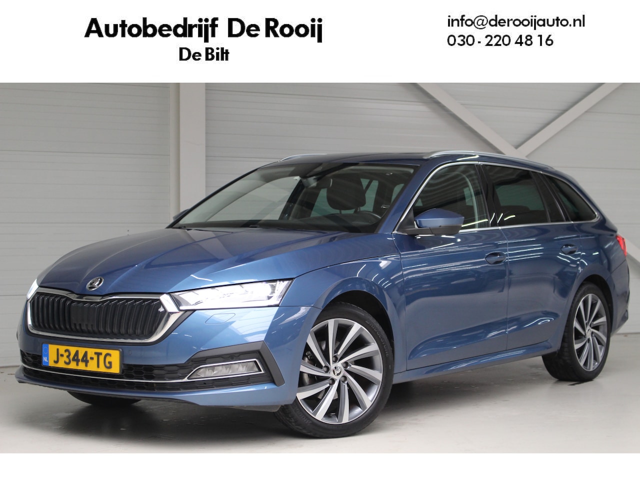 Skoda Octavia Combi - 1.5 TSI First Edition Panoramadak | Leder interieur | Trekhaak | 18" Velgen - AutoWereld.nl