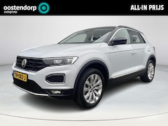 Volkswagen T-Roc - 1.5 TSI Sport Trekhaak | Pakeersensoren voor- en achter | Navigatiesysteem | Climate Contr