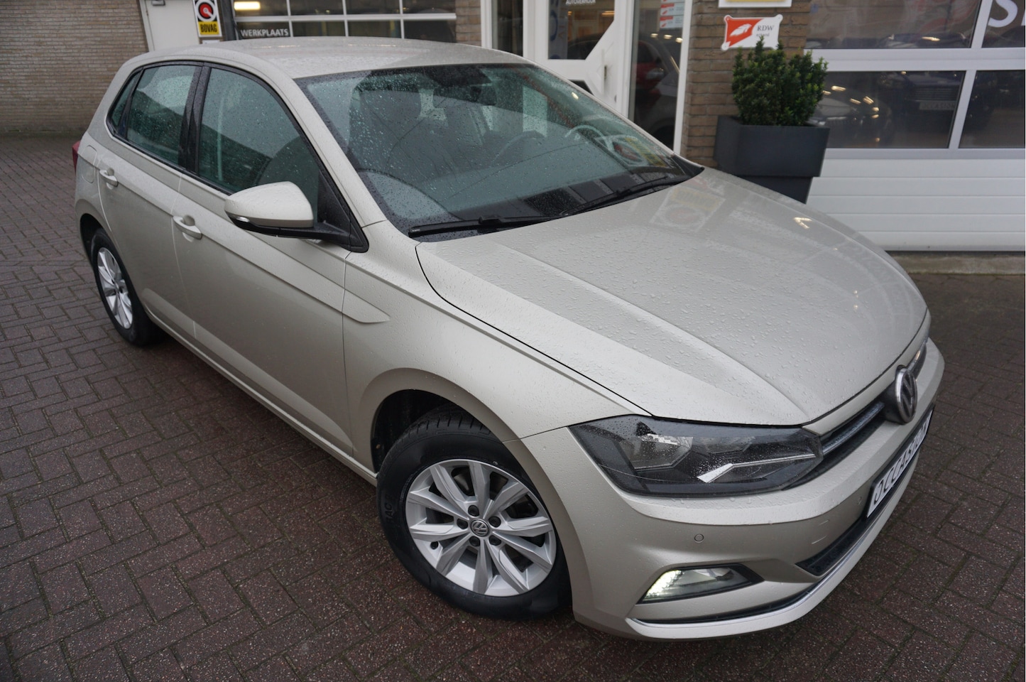 Volkswagen Polo - 1.0 TSI 85KW Highline Automaat - AutoWereld.nl