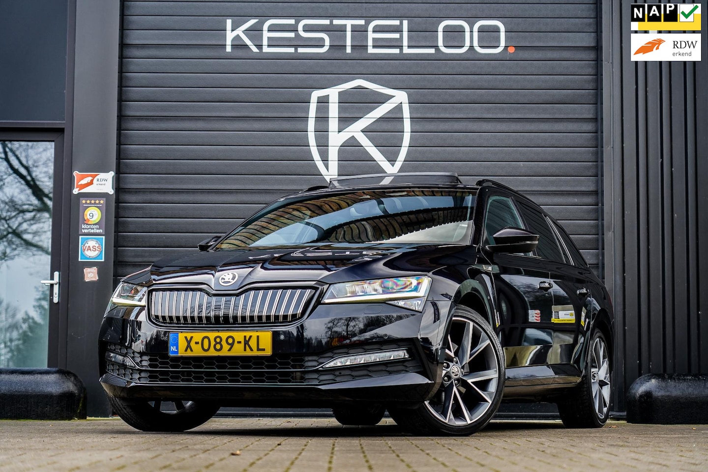 Skoda Superb Combi - 1.4 TSI iV TREKHAAK/PANO/ACC/CAMERA/CRYSTAL BLACK/LEDER ZWART - AutoWereld.nl